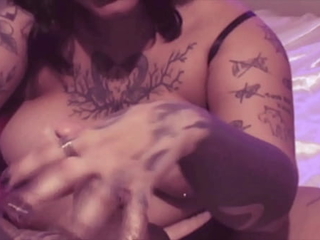 TRAILER GORDINHA DELICIOSA, ROTTEN VENUS COM SEU SAPATO VERMELHO