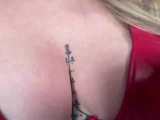 Unaware Giantess Eats &amp_ Digests Tinyman Gift